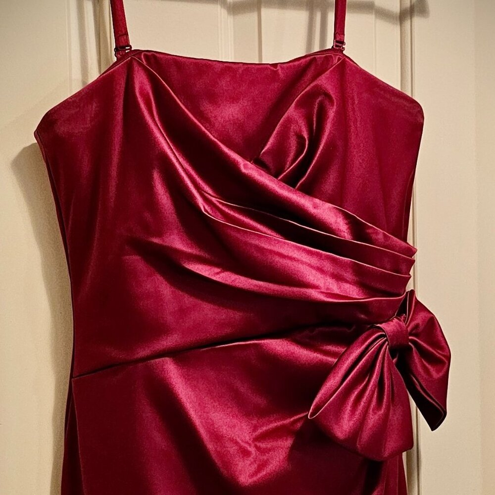 Elegant Cocktail Dress - White House | Black Market - Maroon - Satin